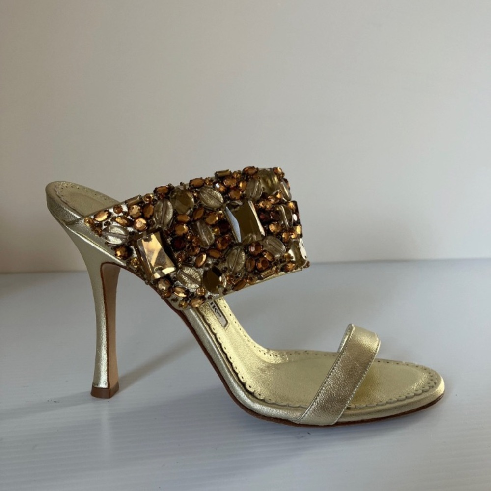 Manolo Blahnik DOGE 115 Jeweled Gold
Mule Heeled Sandals size EU 36 US 5.5
